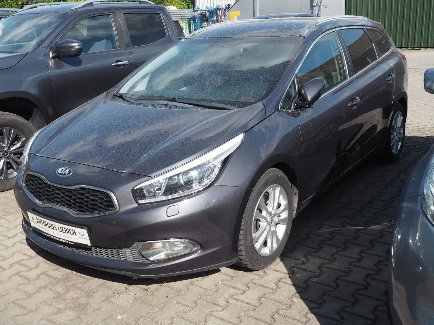 Kia Ceed SW / cee'd SW cee'd SW Sportswagon 1.6 GDI DCT Autom.  Spirit Grau - 1
