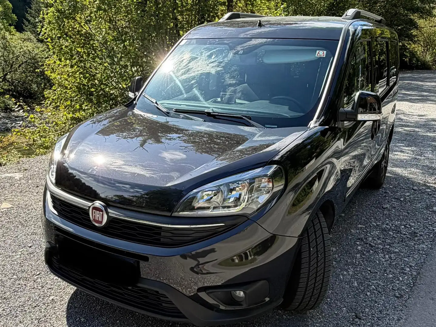 Fiat Doblo 1,6 Multijet Lounge L1H1 Schwarz - 1