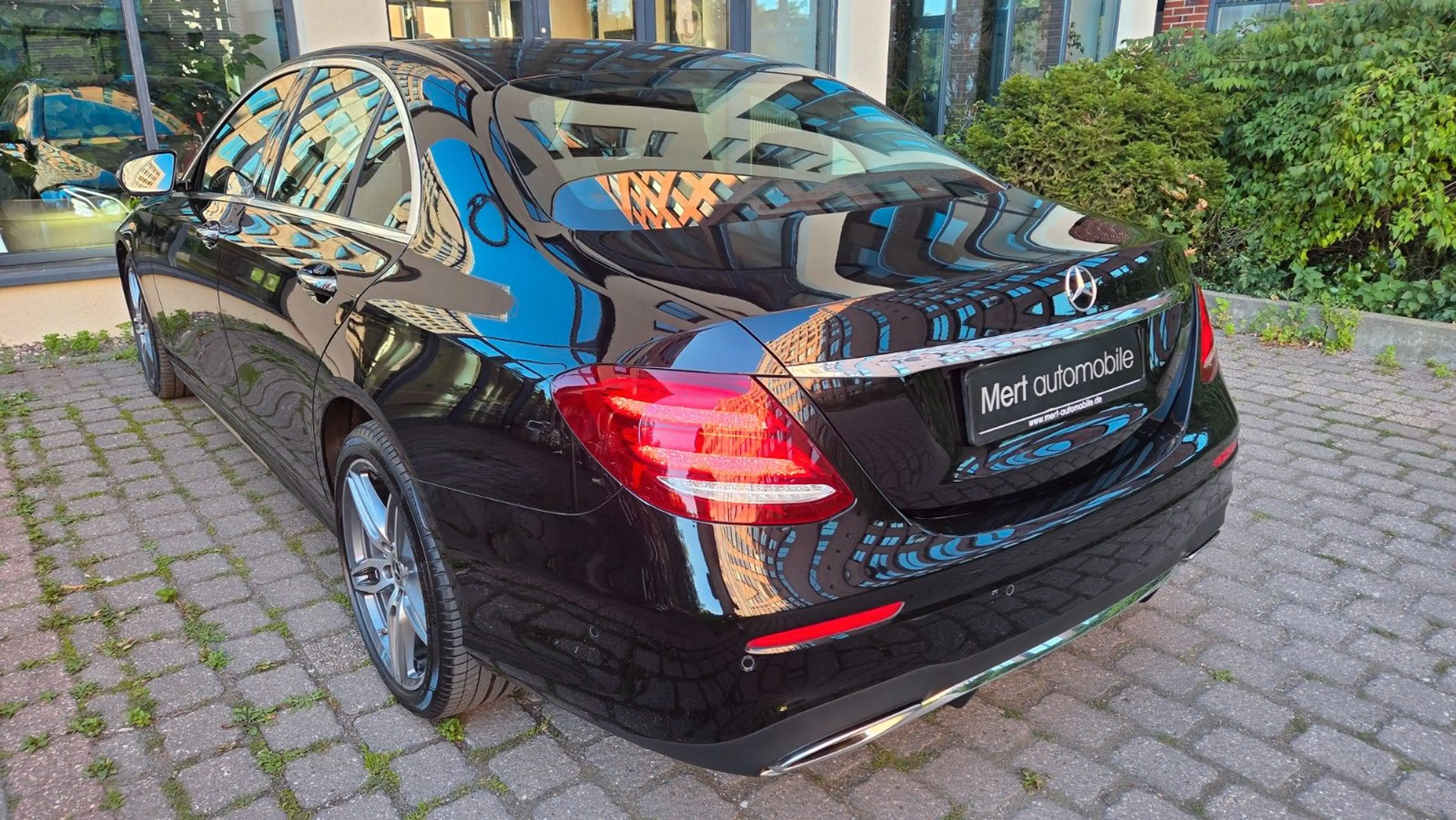 Mercedes-Benz E 400 4MATIC*AMG*SCHIEBED.*STANDH.*DISTRONIC*HUD — photo 4