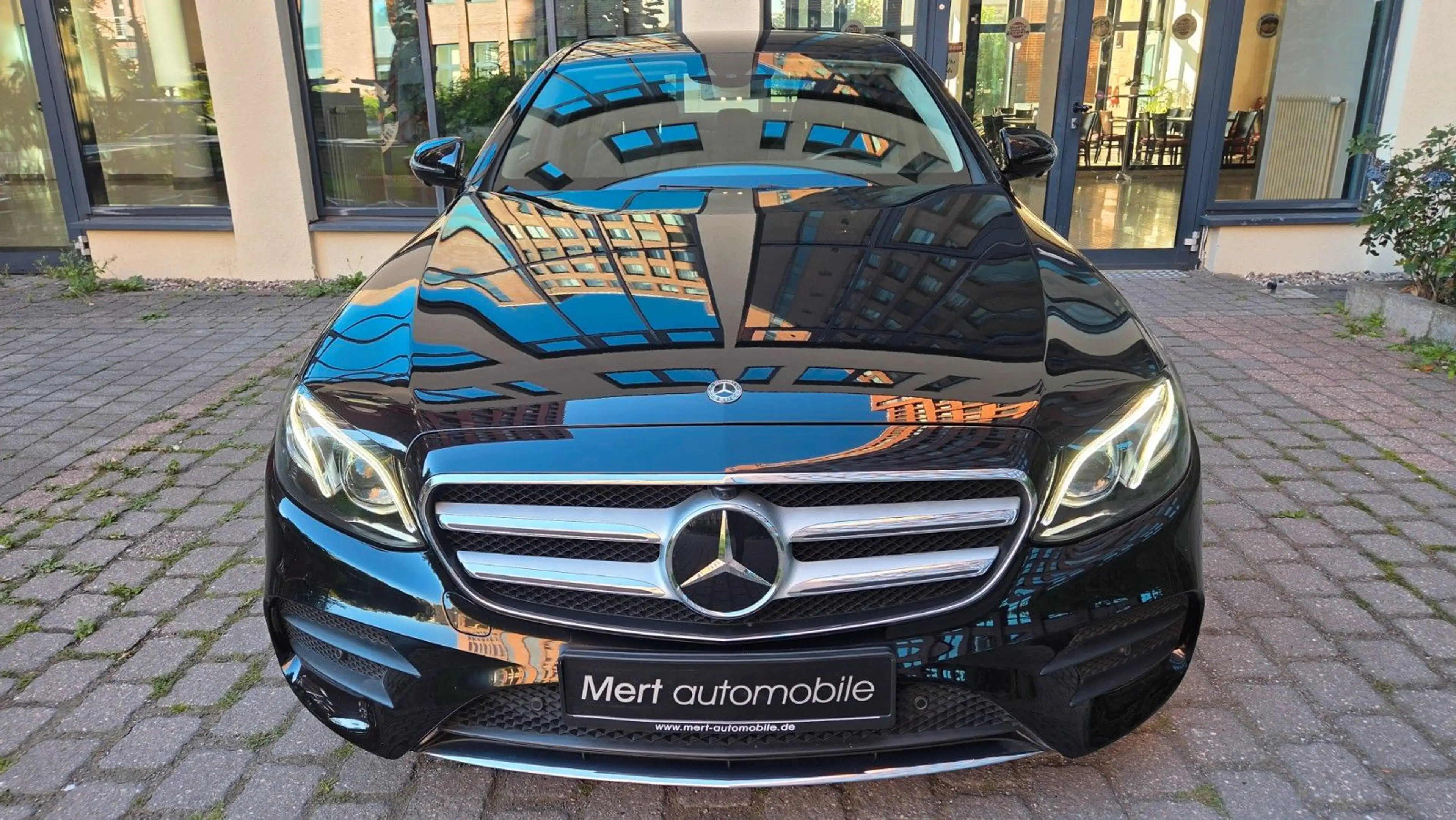 Mercedes-Benz E 400 4MATIC*AMG*SCHIEBED.*STANDH.*DISTRONIC*HUD — photo 2