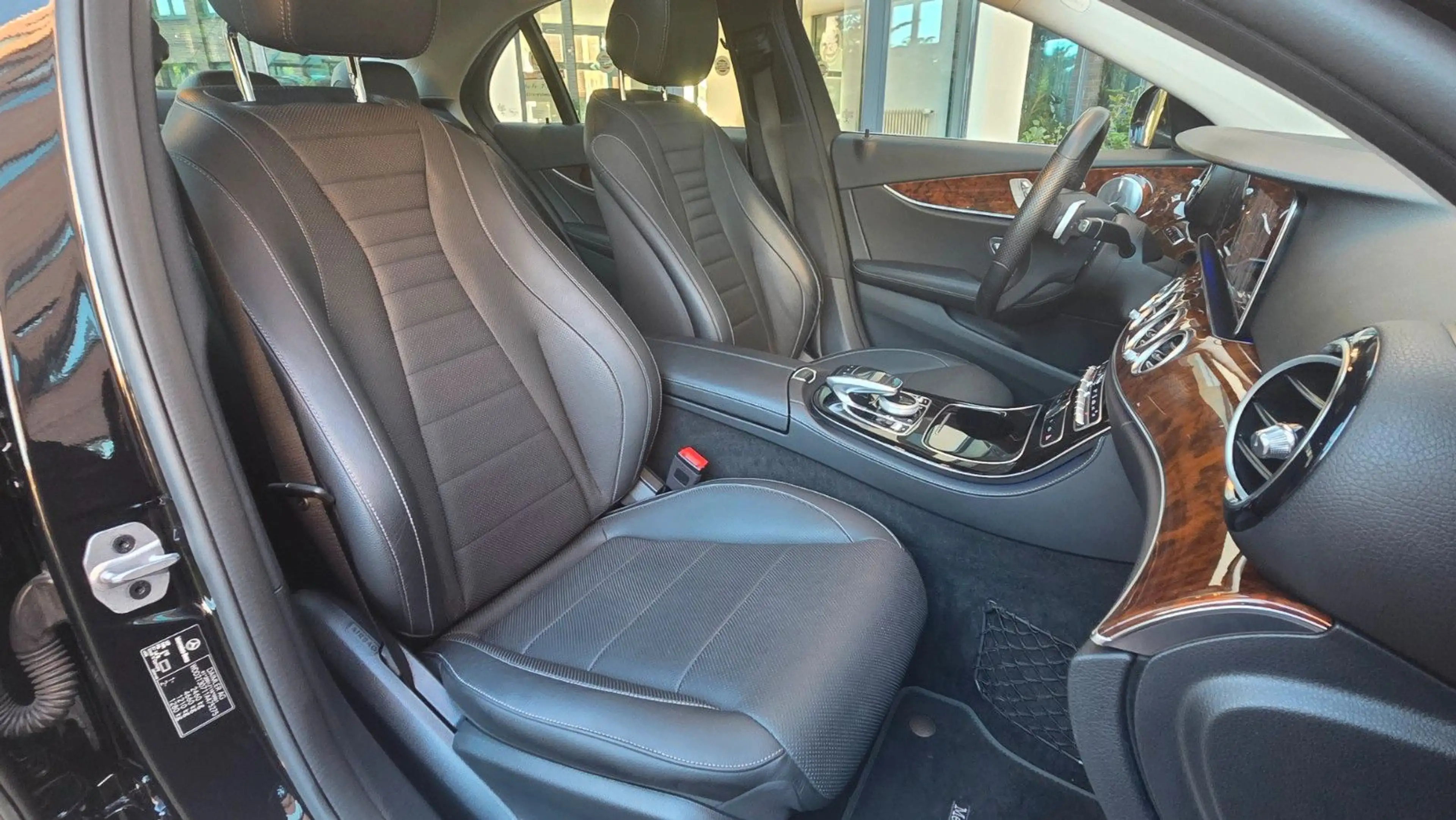 Mercedes-Benz E 400 4MATIC*AMG*SCHIEBED.*STANDH.*DISTRONIC*HUD — photo 10
