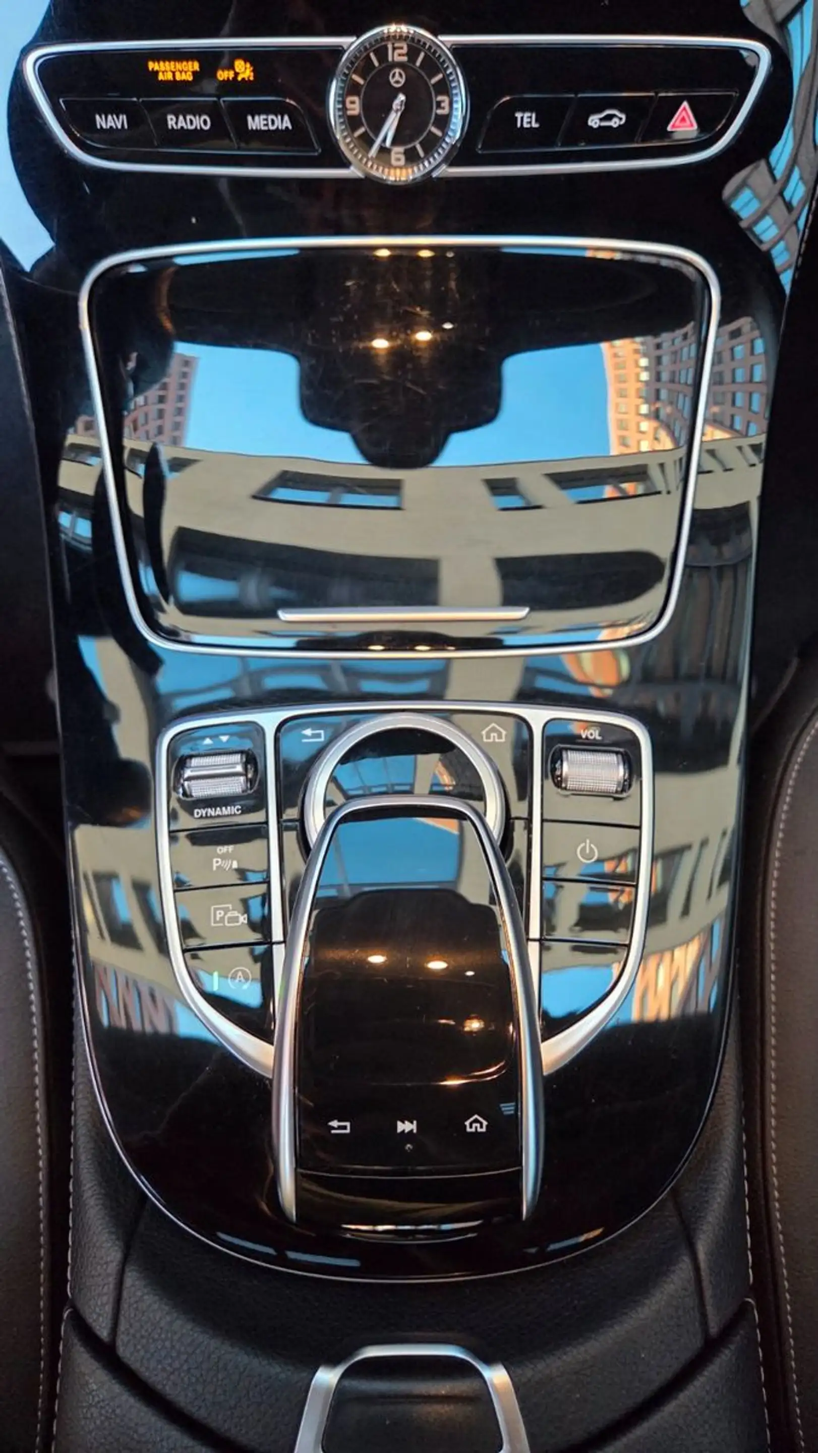 Mercedes-Benz E 400 4MATIC*AMG*SCHIEBED.*STANDH.*DISTRONIC*HUD — photo 14