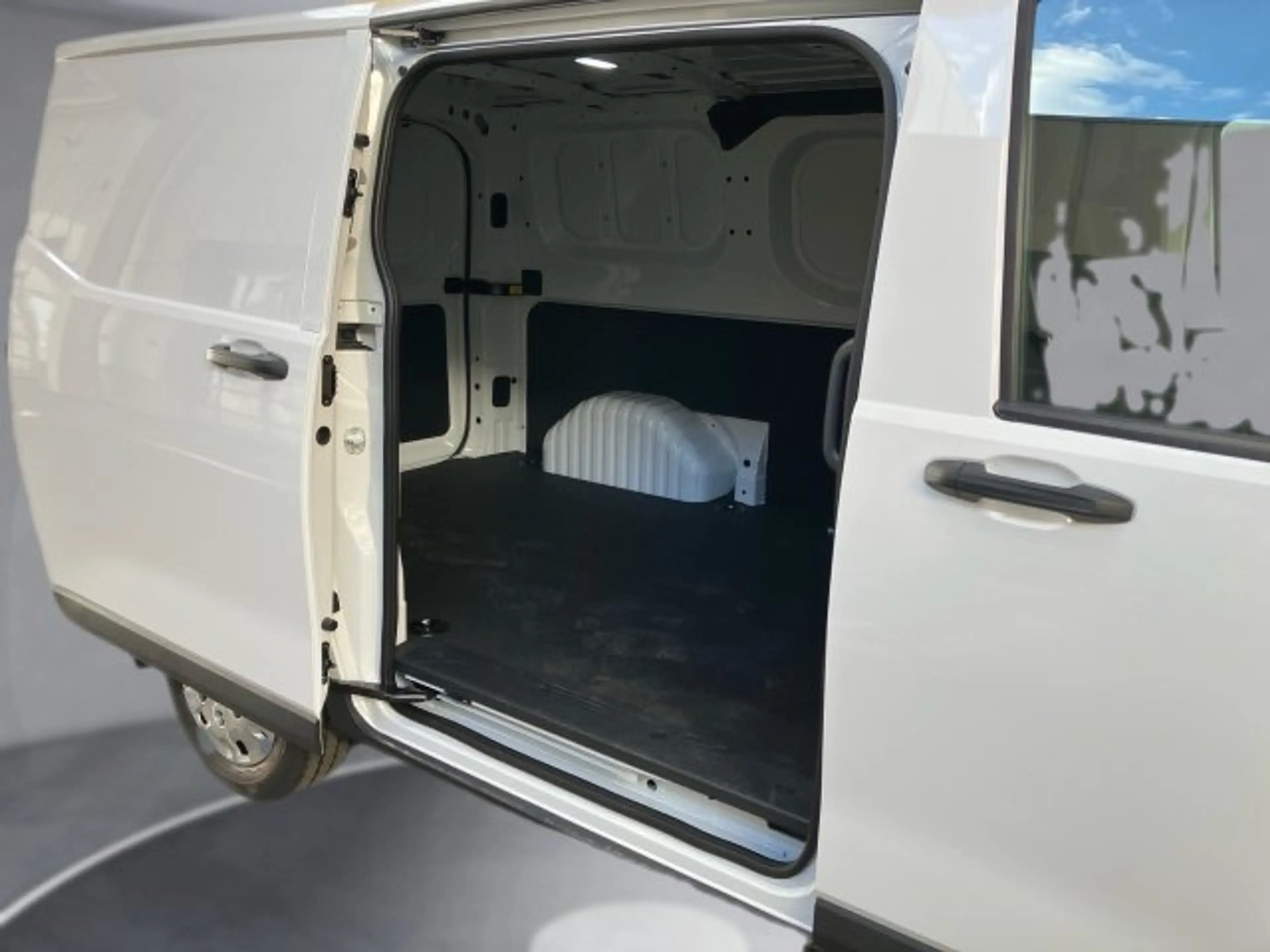 Maxus Deliver 9 DEL7 Deliver 7 L1H1 MY26 d7l1h1 — photo 12