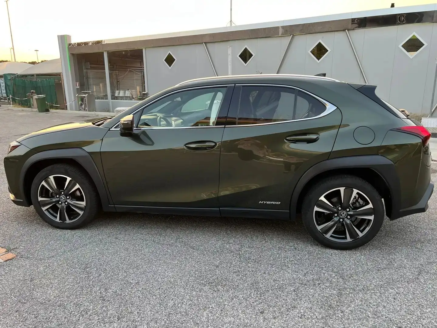Lexus UX 200 UX 250h 2.0 Business 2wd cvt - 2