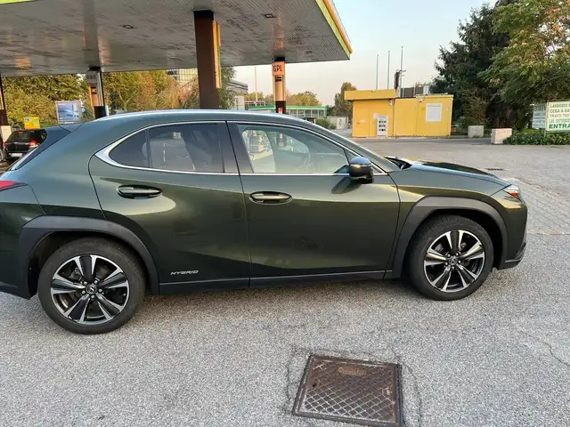 Lexus UX 200