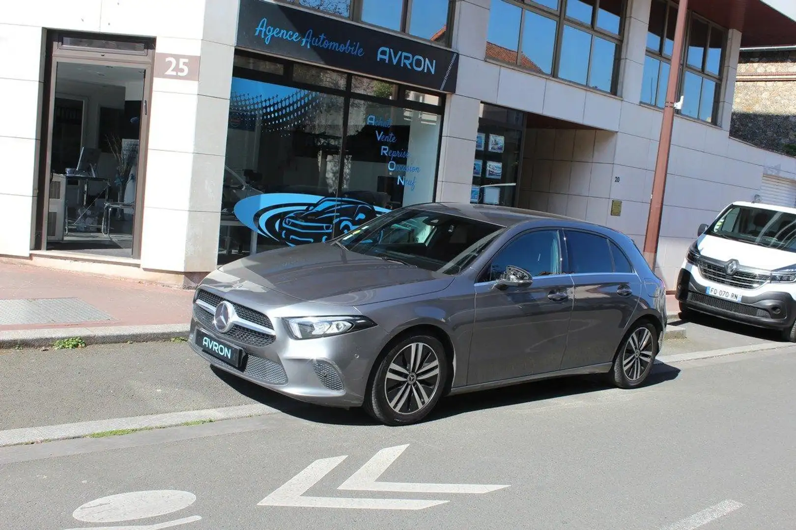 Mercedes-Benz A 180 IV 180 D BUSINESS LINE 7G-DCT Gris - 1
