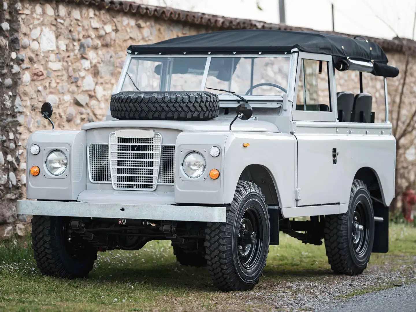 Land Rover Series 88 soft top autovettura Gri - 1