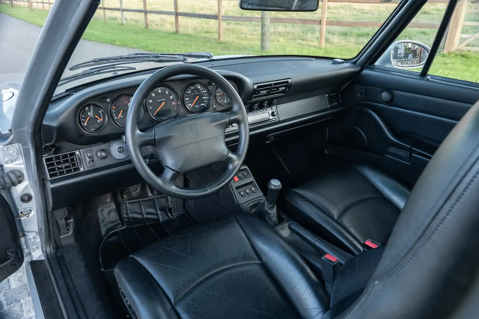 Porsche 911 993 Carrera 4 Plateado - 2