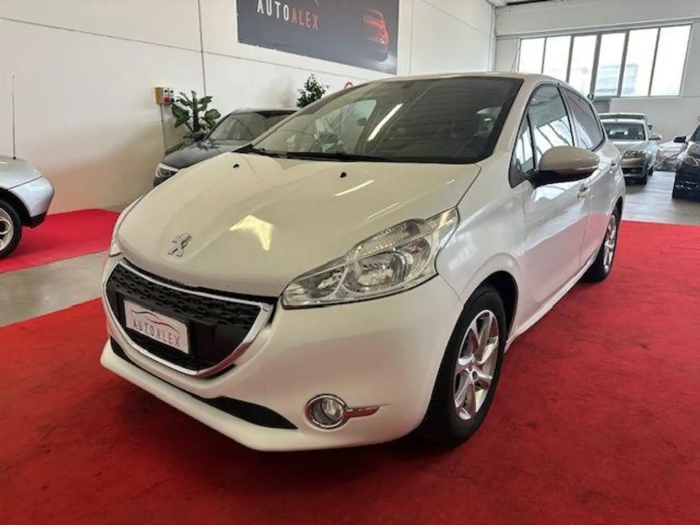 Peugeot 208 5p 1.2 puretech Bianco - 1