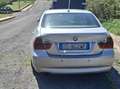 BMW 320 320d Futura - thumbnail 3