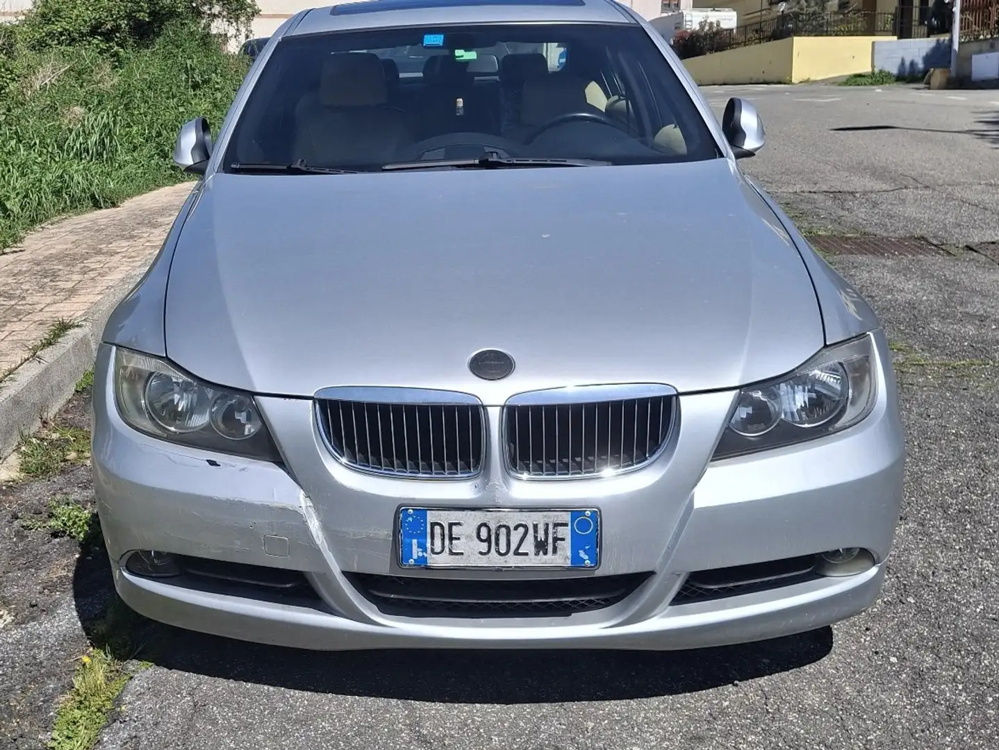 BMW 320 320d Futura - 1