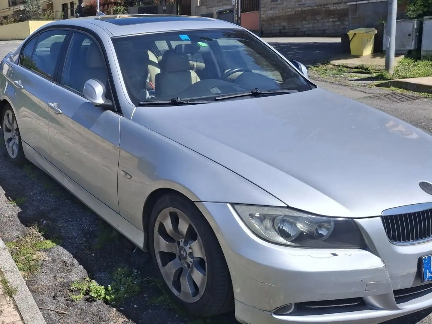 BMW 320 320d Futura - 2