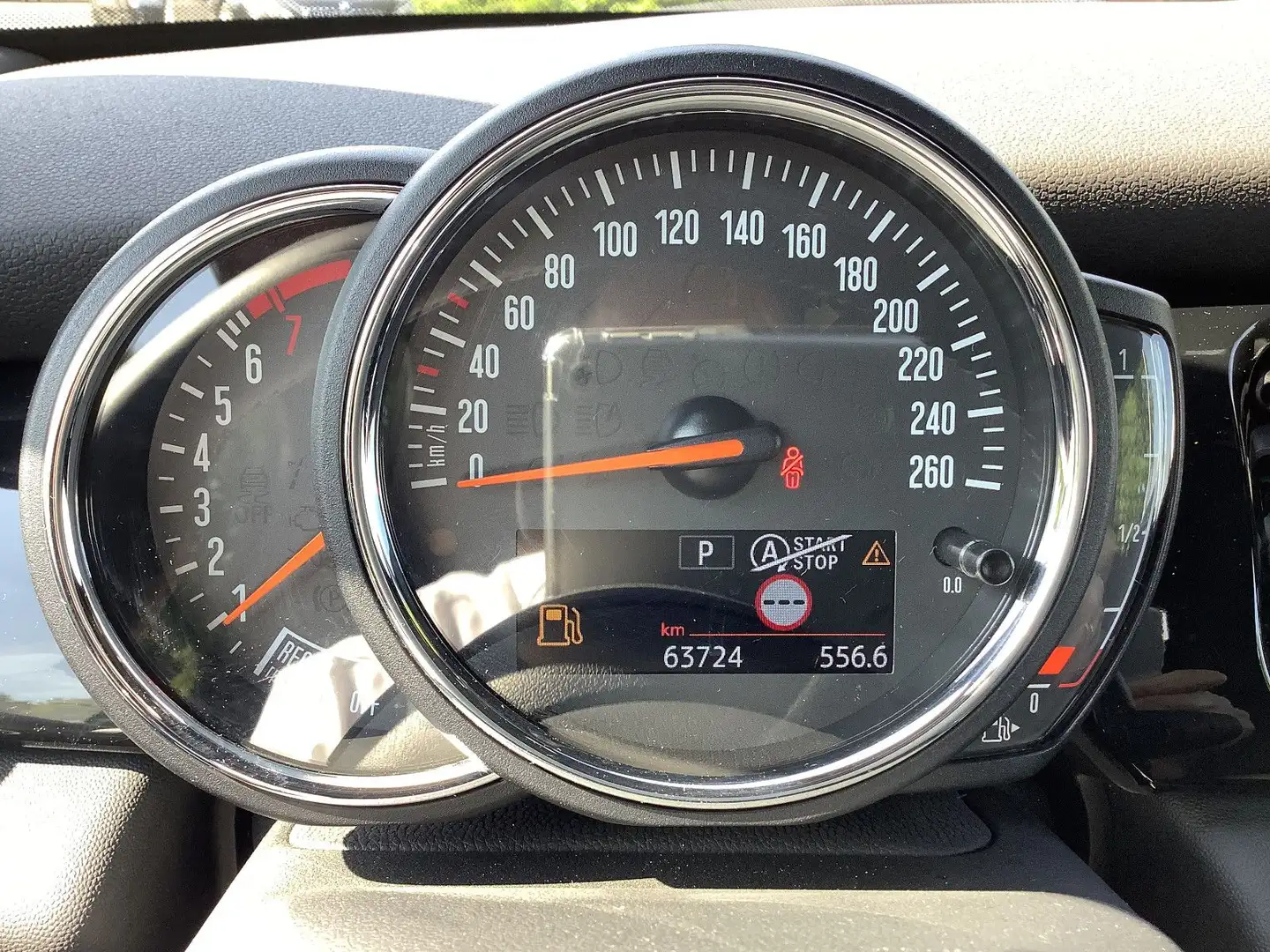 MINI Cooper Cabrio Navi LED  Driving Assistant PDC Zilver - 1