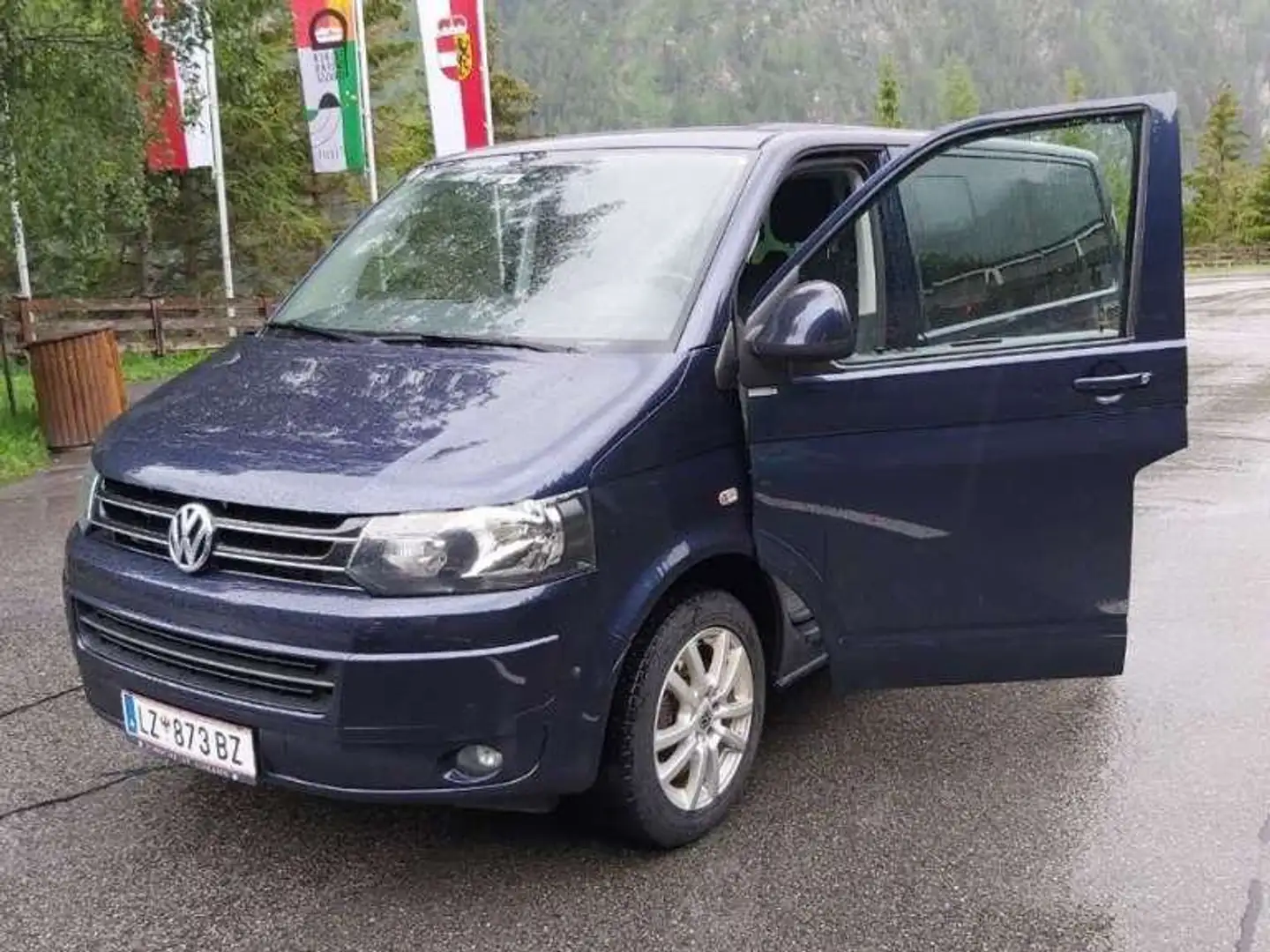 Volkswagen T5 Multivan Multivan Special 2,0 BMT TDI 4motion D-PF Special Blau - 2