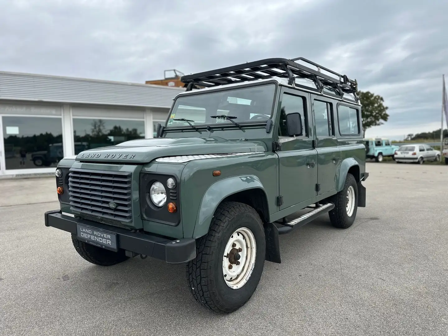Land Rover Defender 110 E Station Wagon Kundenauftrag Grün - 1