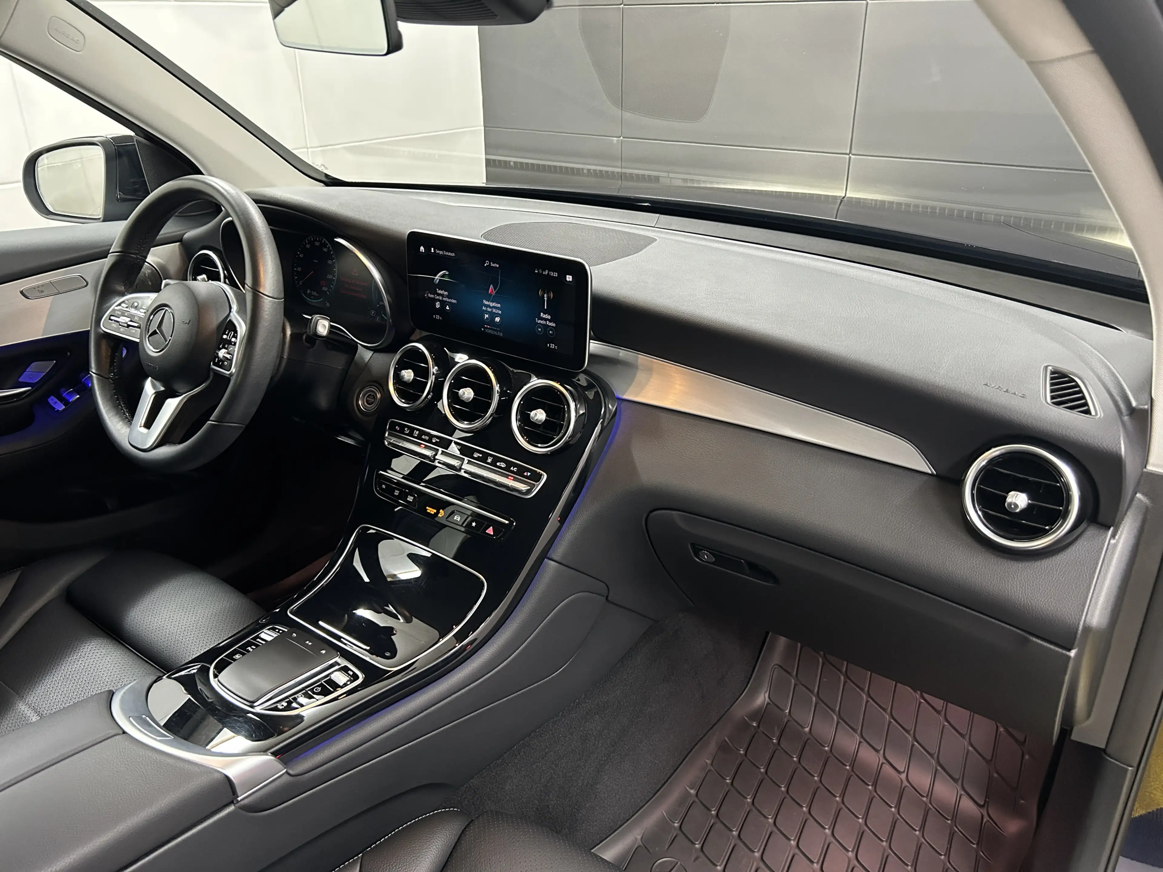 Mercedes-Benz GLC 300 e 4M Plug-in+Ahk+360°+LED+Ambiente+Kessy — photo 11