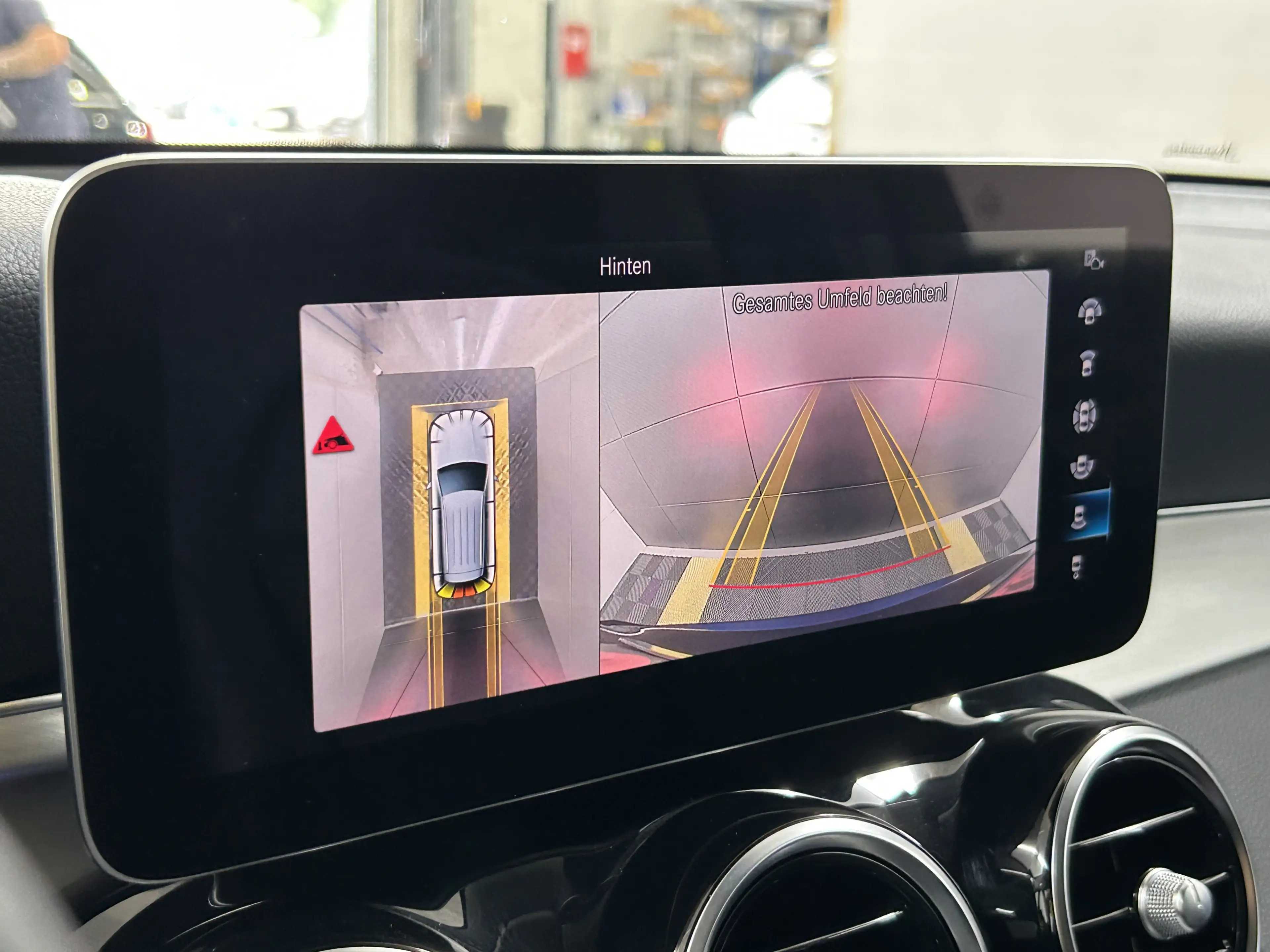 Mercedes-Benz GLC 300 e 4M Plug-in+Ahk+360°+LED+Ambiente+Kessy — photo 14