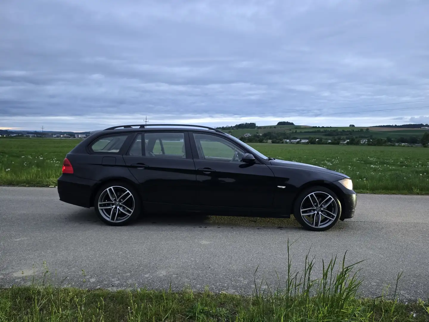 BMW 320 320d Touring Österreich-Paket - 2