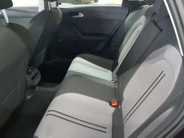 Seat Leon view 13