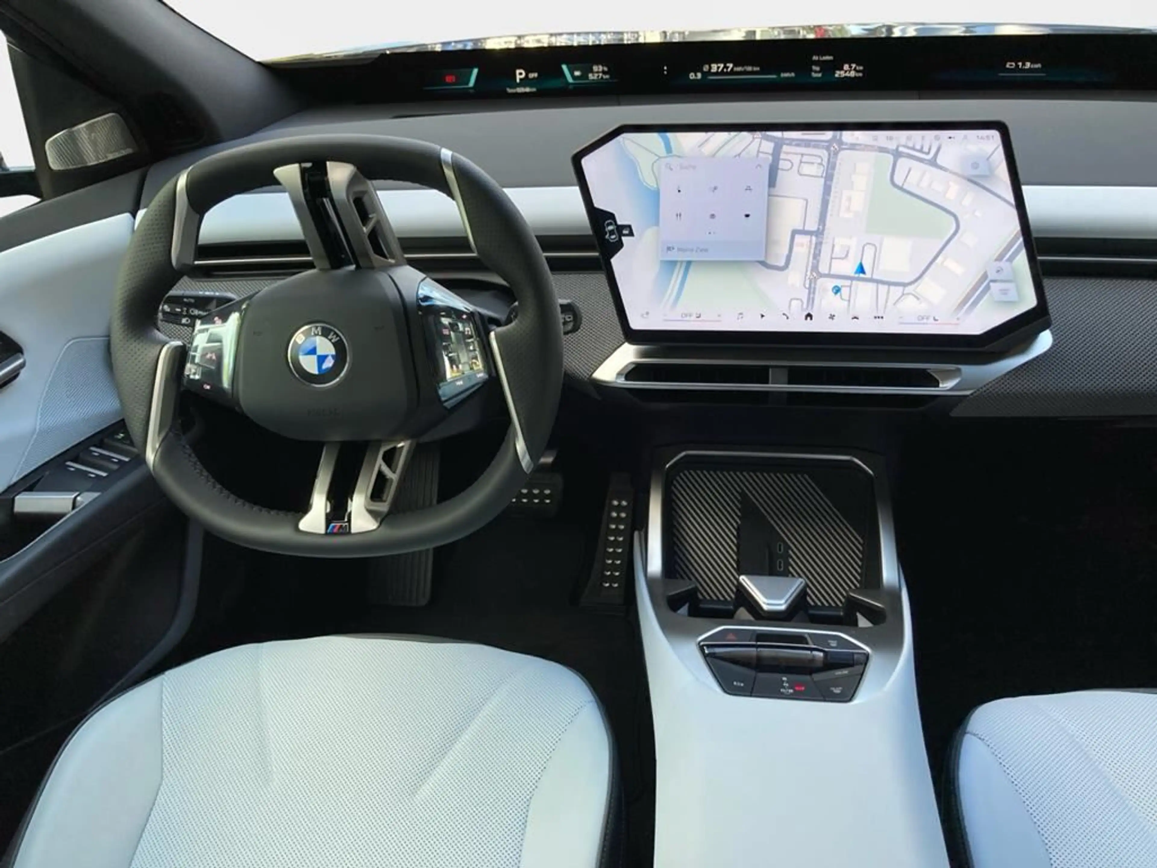 BMW iX3 M Sport — photo 12