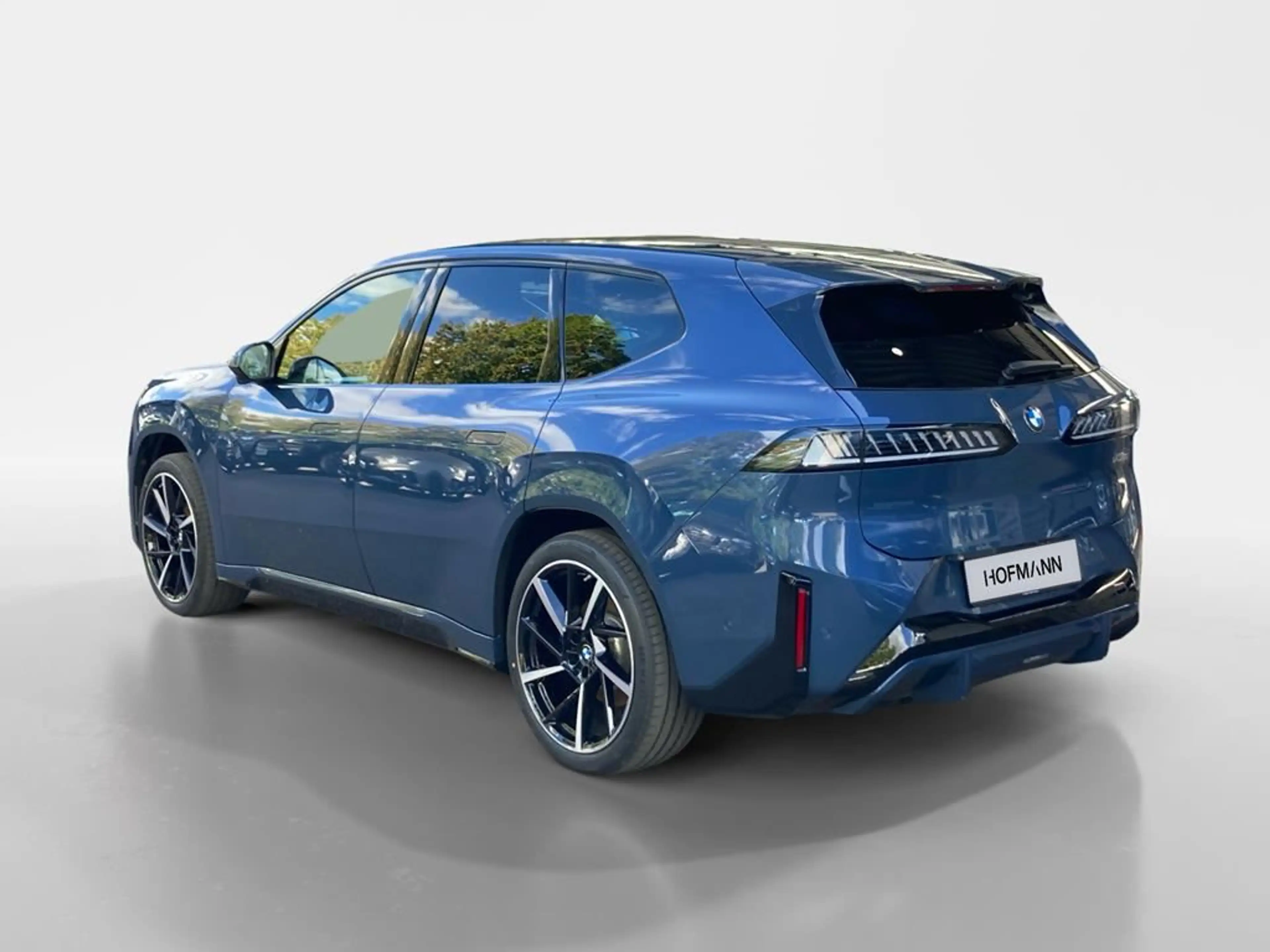 BMW iX3 M Sport — photo 7