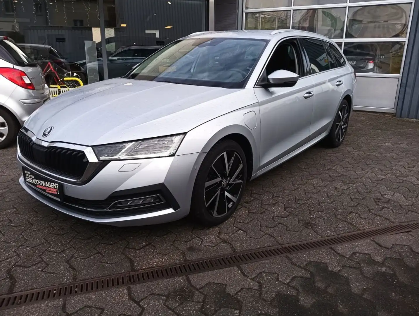 Skoda Octavia First Edition iV 1.4 TSI DSG+LED+ Silber - 2