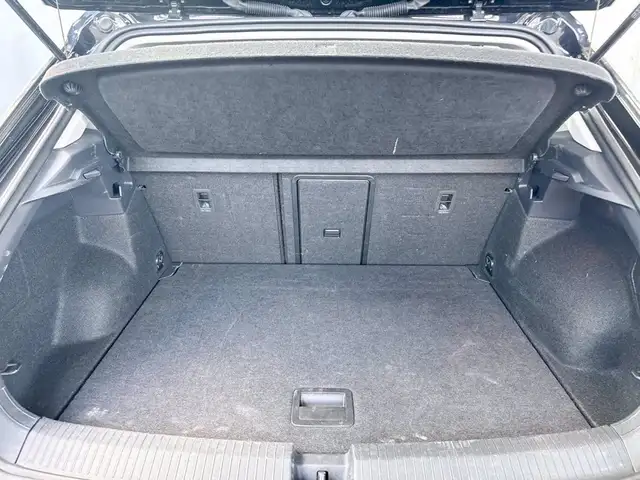 Volkswagen T-Roc view 13