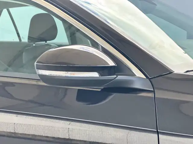 Volkswagen T-Roc view 17