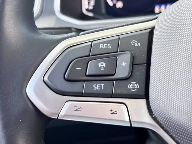 Volkswagen T-Roc view 22