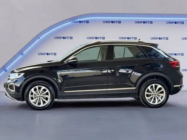 Volkswagen T-Roc view 5