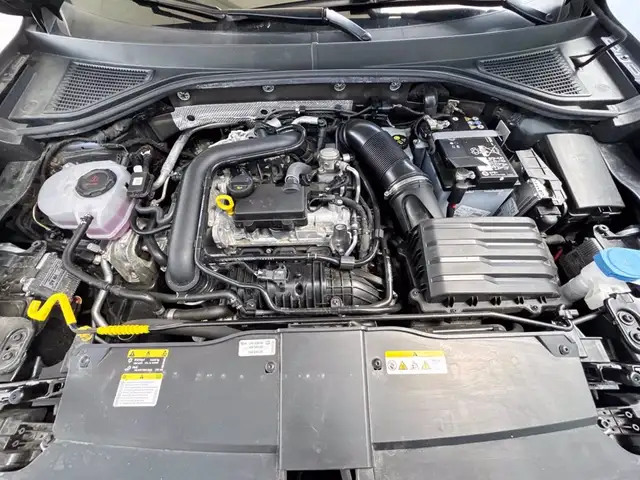 Volkswagen T-Roc view 14