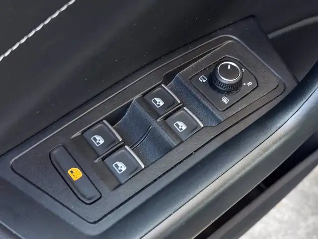 Volkswagen T-Roc view 21