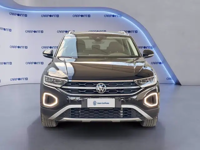 Volkswagen T-Roc view 4