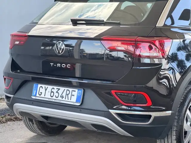 Volkswagen T-Roc view 19