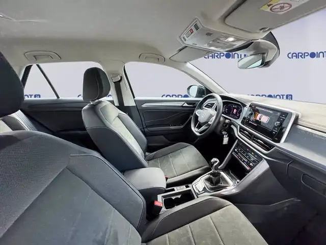 Volkswagen T-Roc view 8