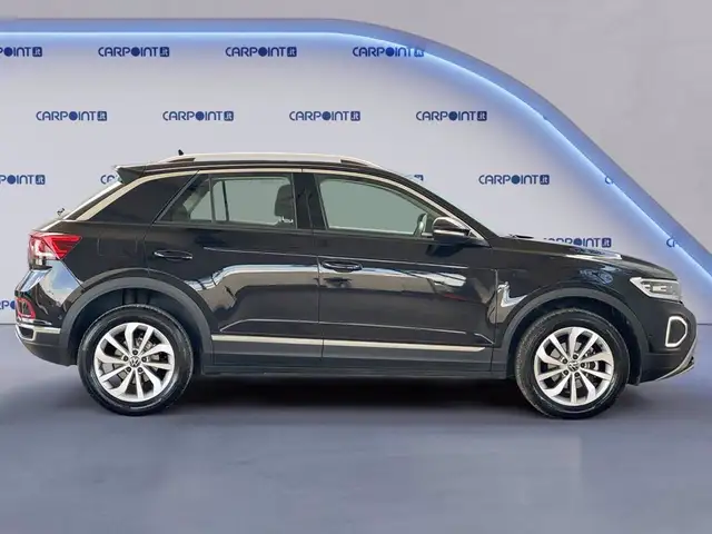 Volkswagen T-Roc view 7