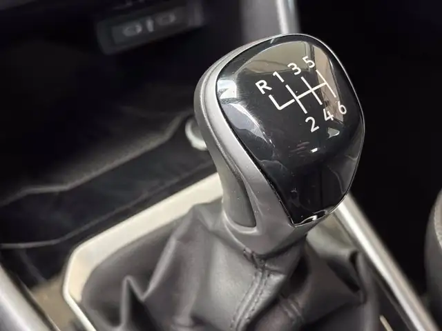 Volkswagen T-Roc view 27