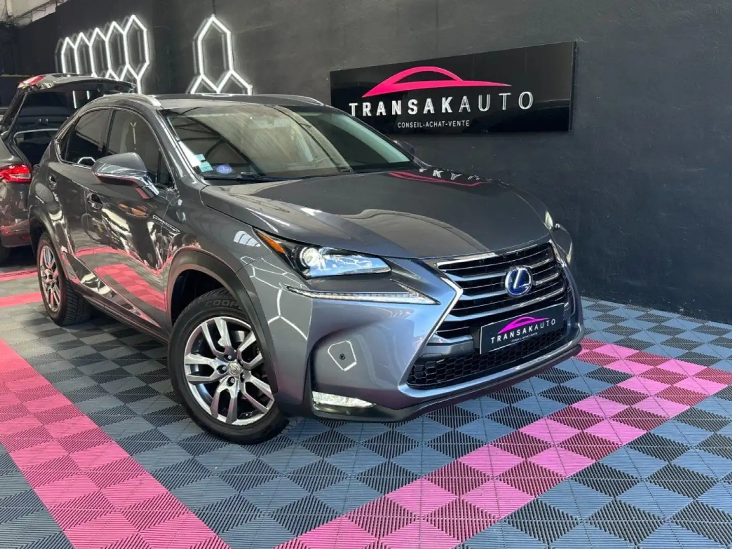 Lexus NX 300h NX300H 2.5 Climatisation automatique ~ Volant cuir Gris - 1