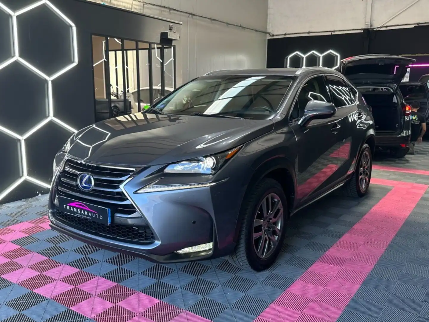 Lexus NX 300h NX300H 2.5 Climatisation automatique ~ Volant cuir Gris - 2