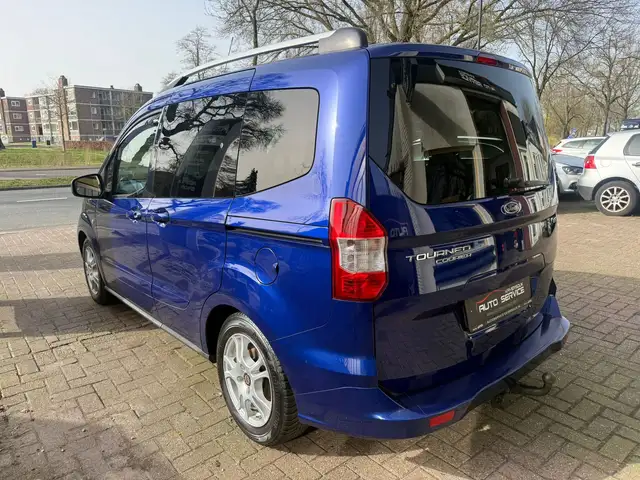 Ford Tourneo Courier view 6