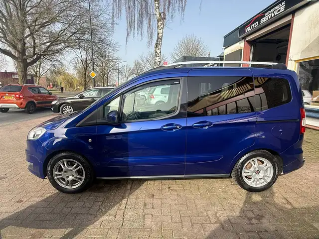Ford Tourneo Courier view 5