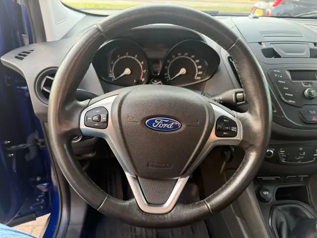 Ford Tourneo Courier view 11