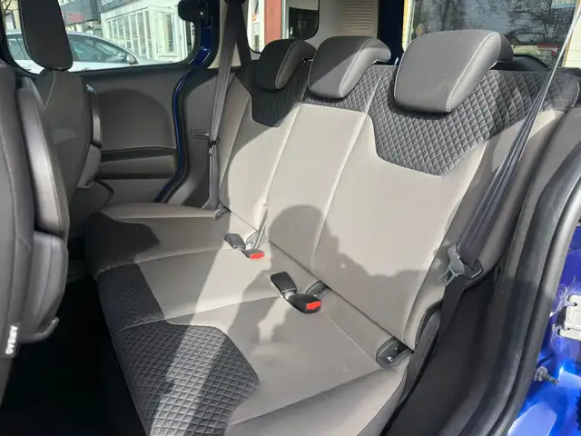 Ford Tourneo Courier view 14