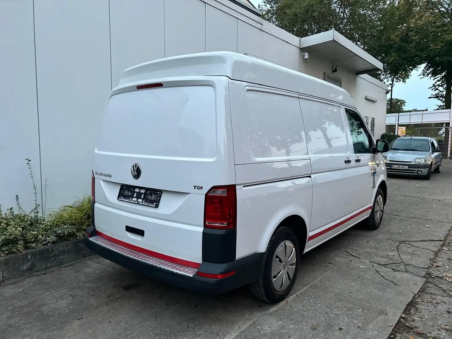 Volkswagen T6 Transporter T6 Transport. Kasten-Kombi Mittelhochd. top Zust Blanc - 2