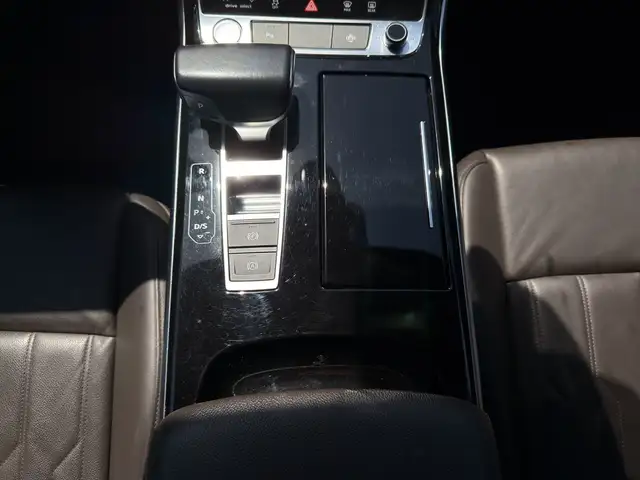 Audi A8 view 15