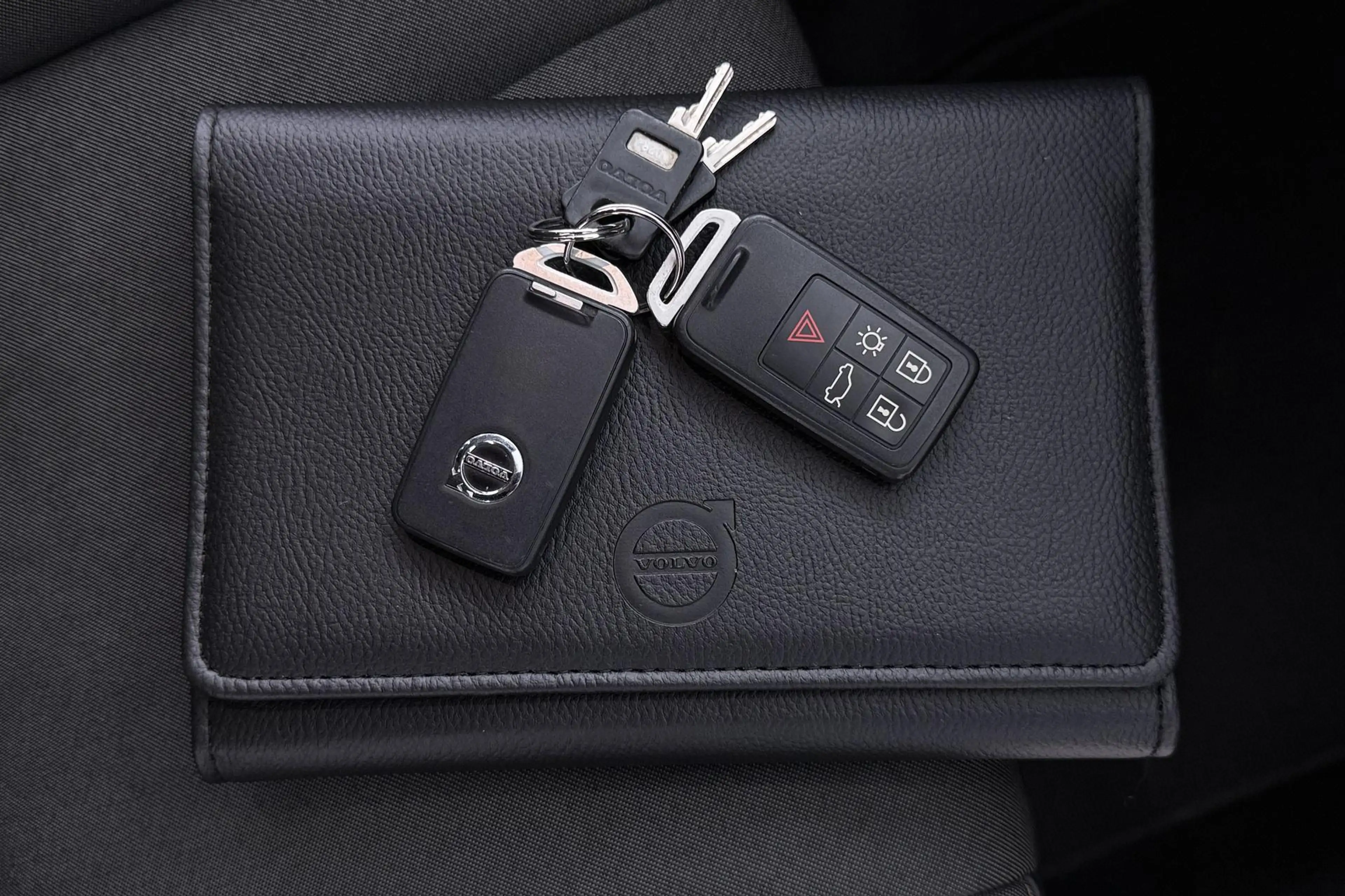 Volvo V40 2.0 T4 Momentum | Trekhaak | Navigatie | Stoelverw — photo 18