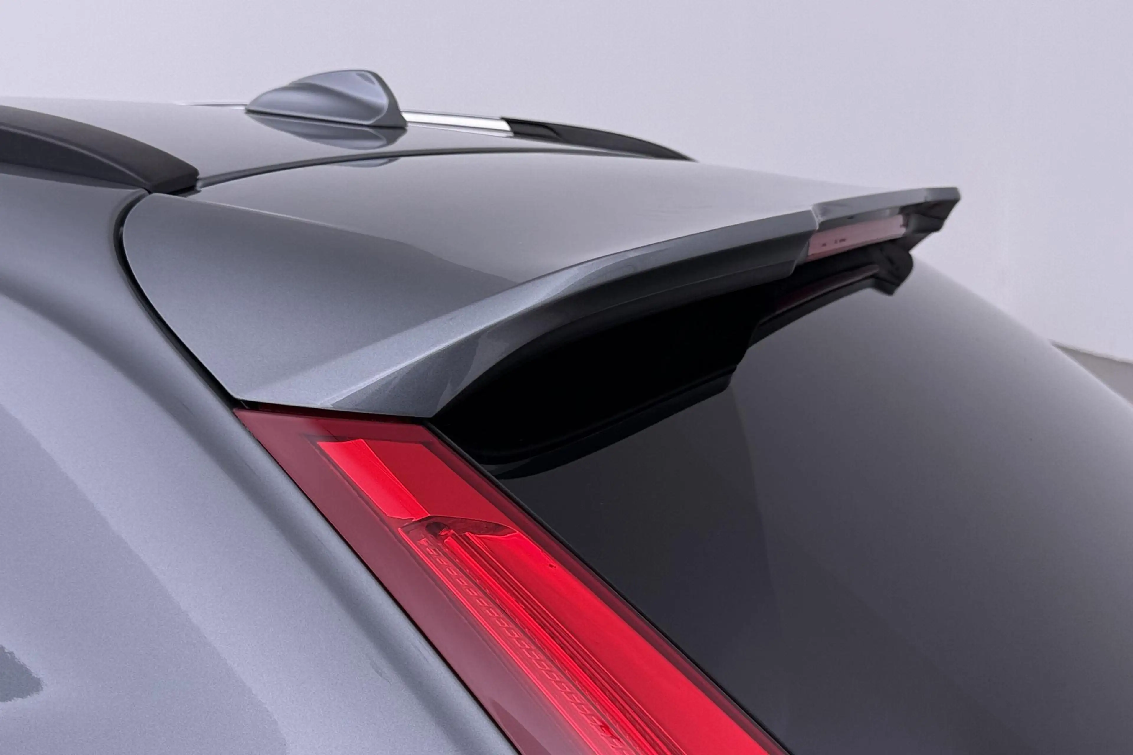 Volvo V40 2.0 T4 Momentum | Trekhaak | Navigatie | Stoelverw — photo 42