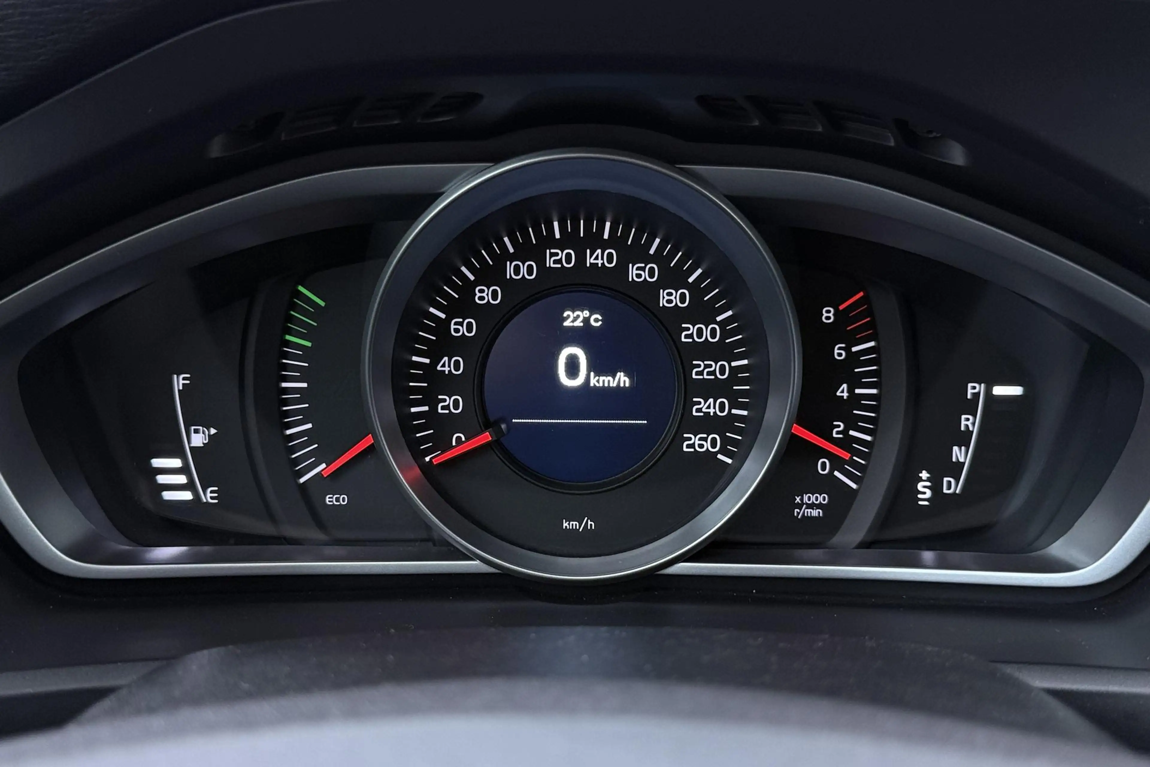 Volvo V40 2.0 T4 Momentum | Trekhaak | Navigatie | Stoelverw — photo 19