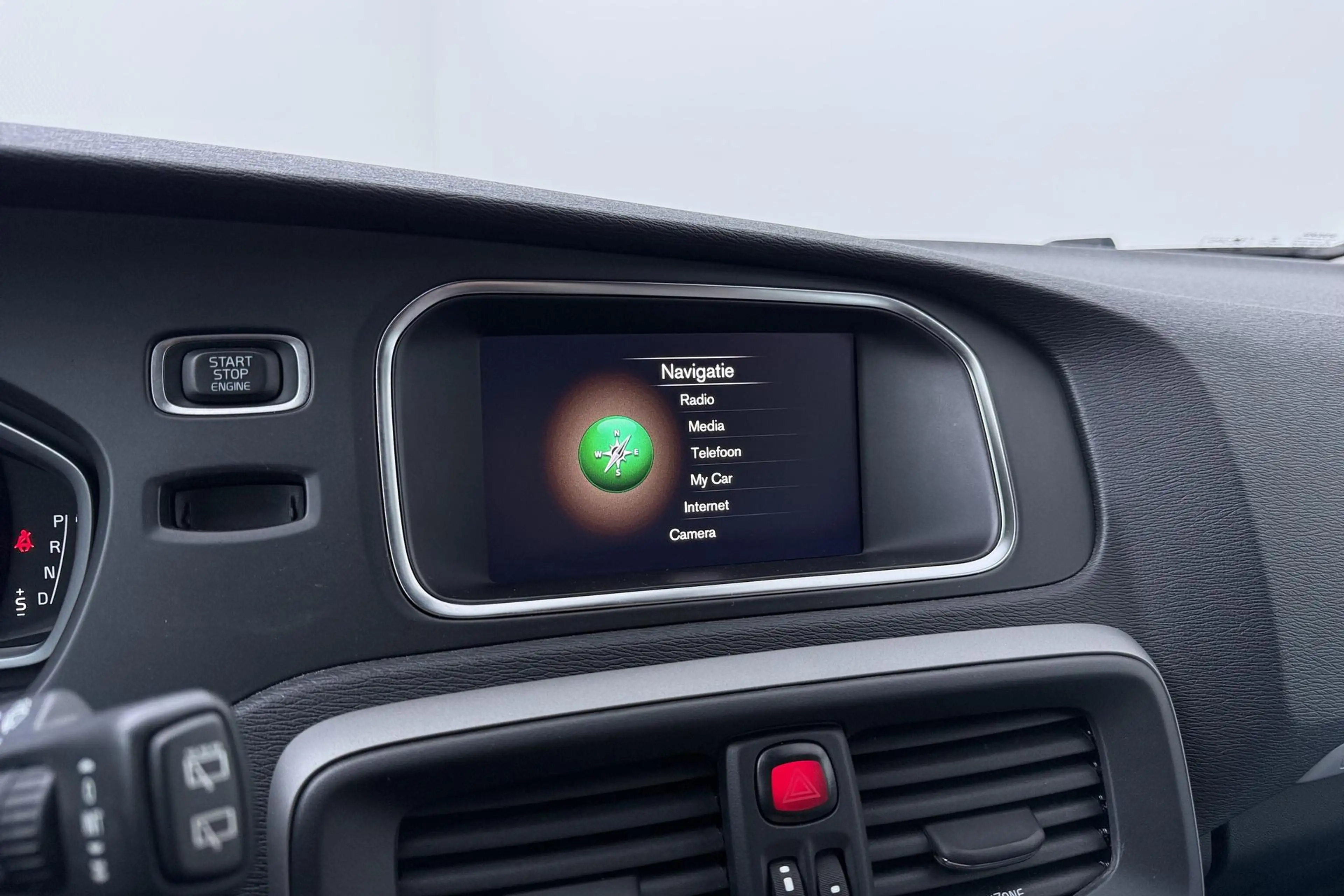 Volvo V40 2.0 T4 Momentum | Trekhaak | Navigatie | Stoelverw — photo 21