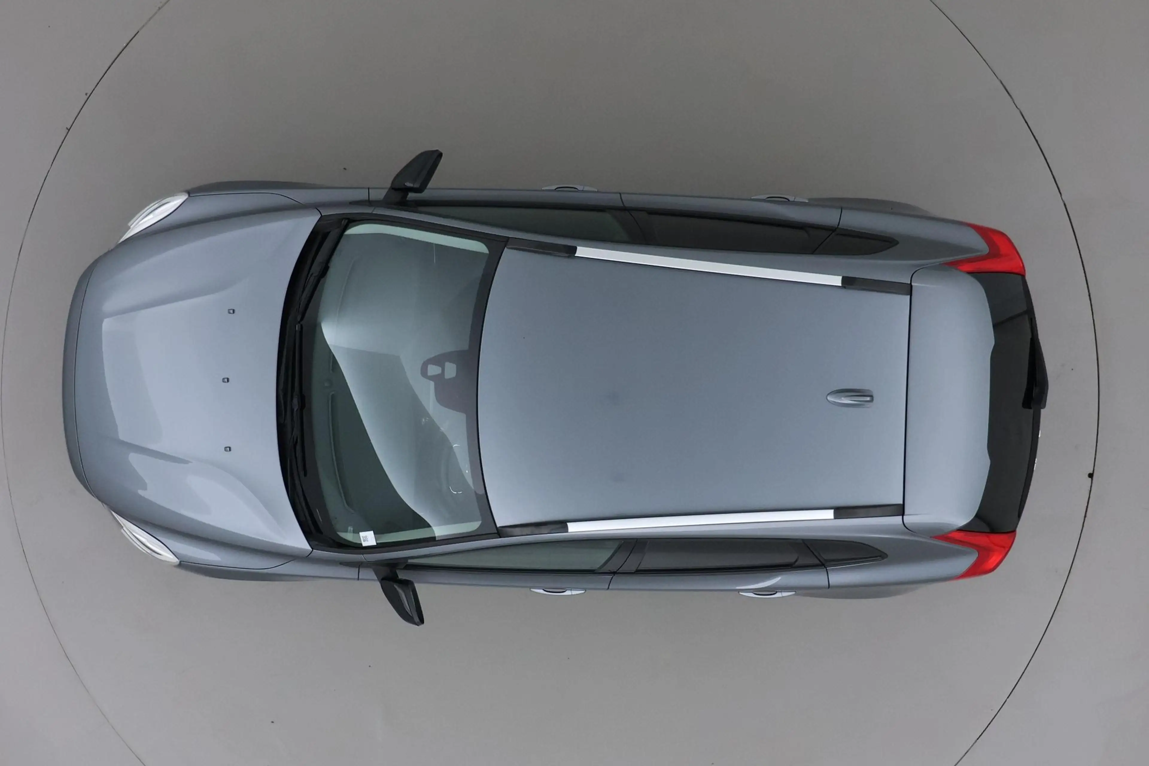 Volvo V40 2.0 T4 Momentum | Trekhaak | Navigatie | Stoelverw — photo 47